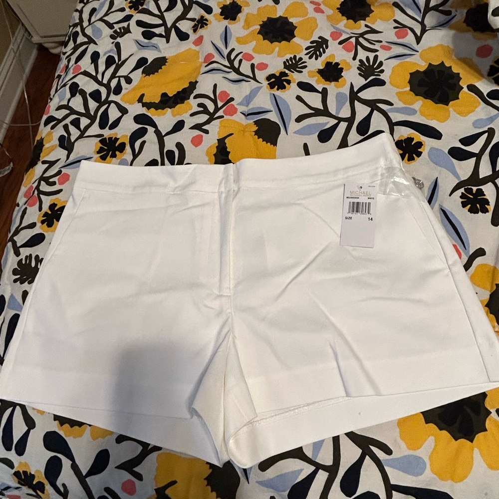 Michael Kors new white shorts w/o tags size 14.